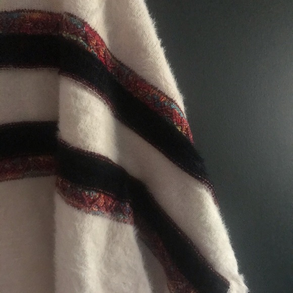 Shawl pullover with hood - Picture 9 of 9